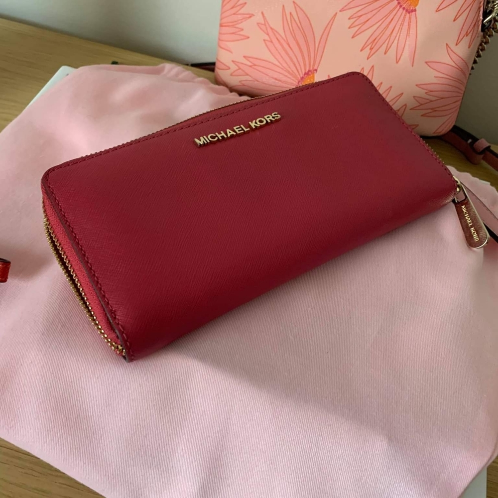 Authentic Michael kors fuchsia wallet